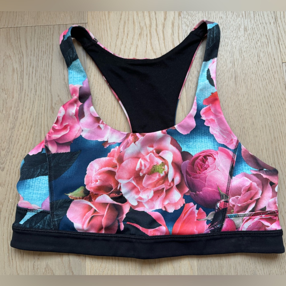 Lululemon size 4 floral sports bra